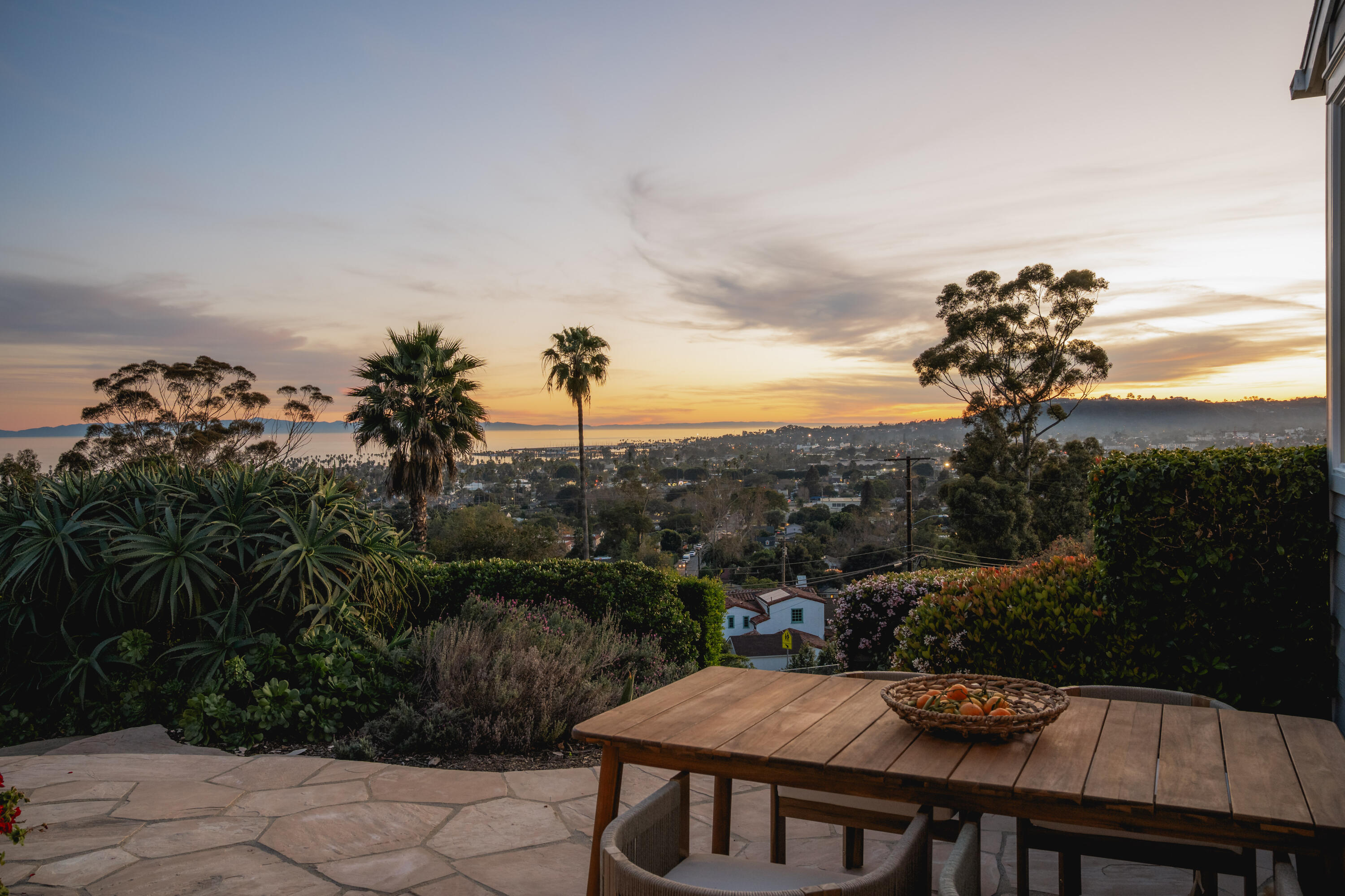 1542 Knoll Circle Drive