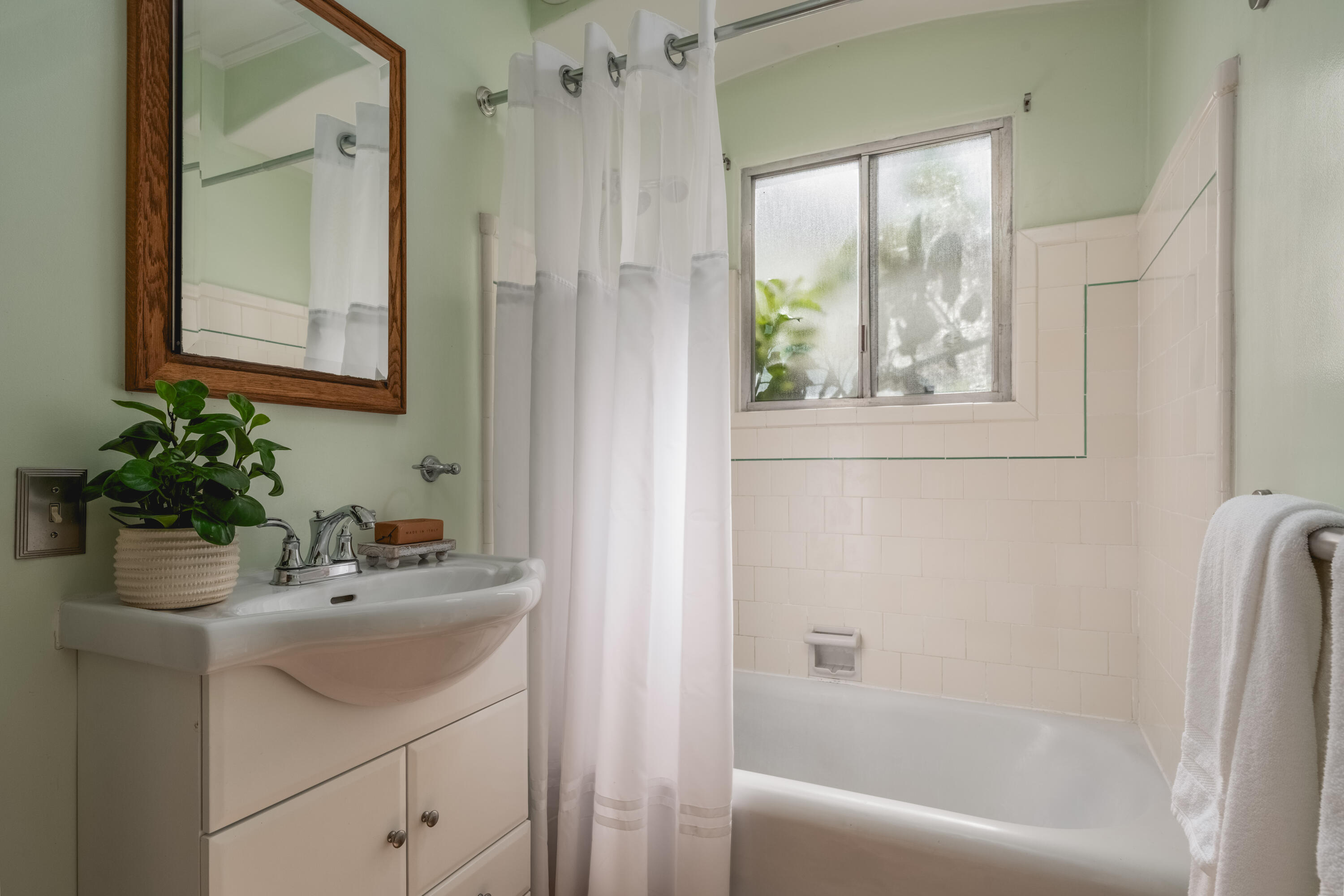 115 W Junipero Street