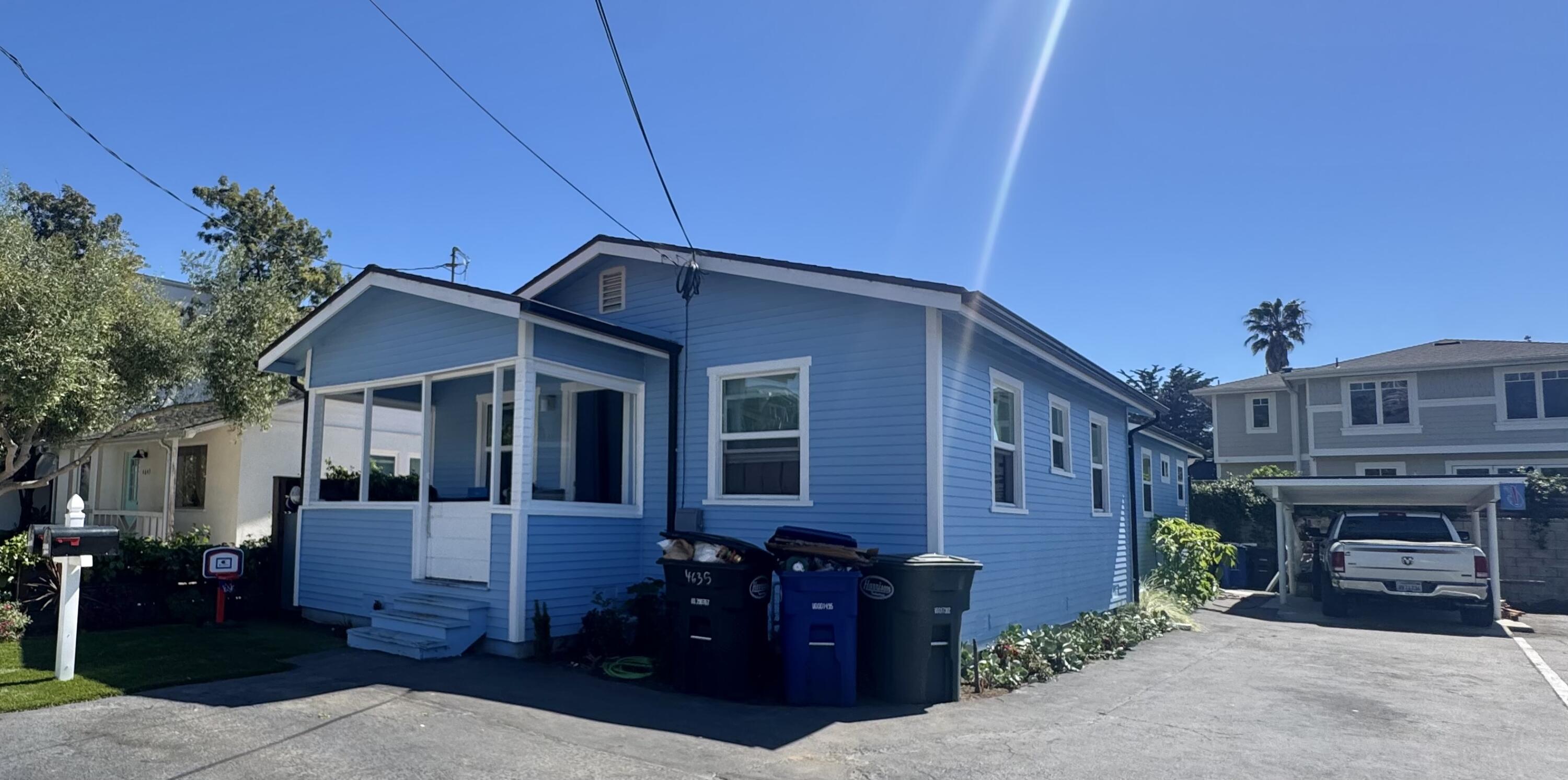 4631 Carpinteria Avenue