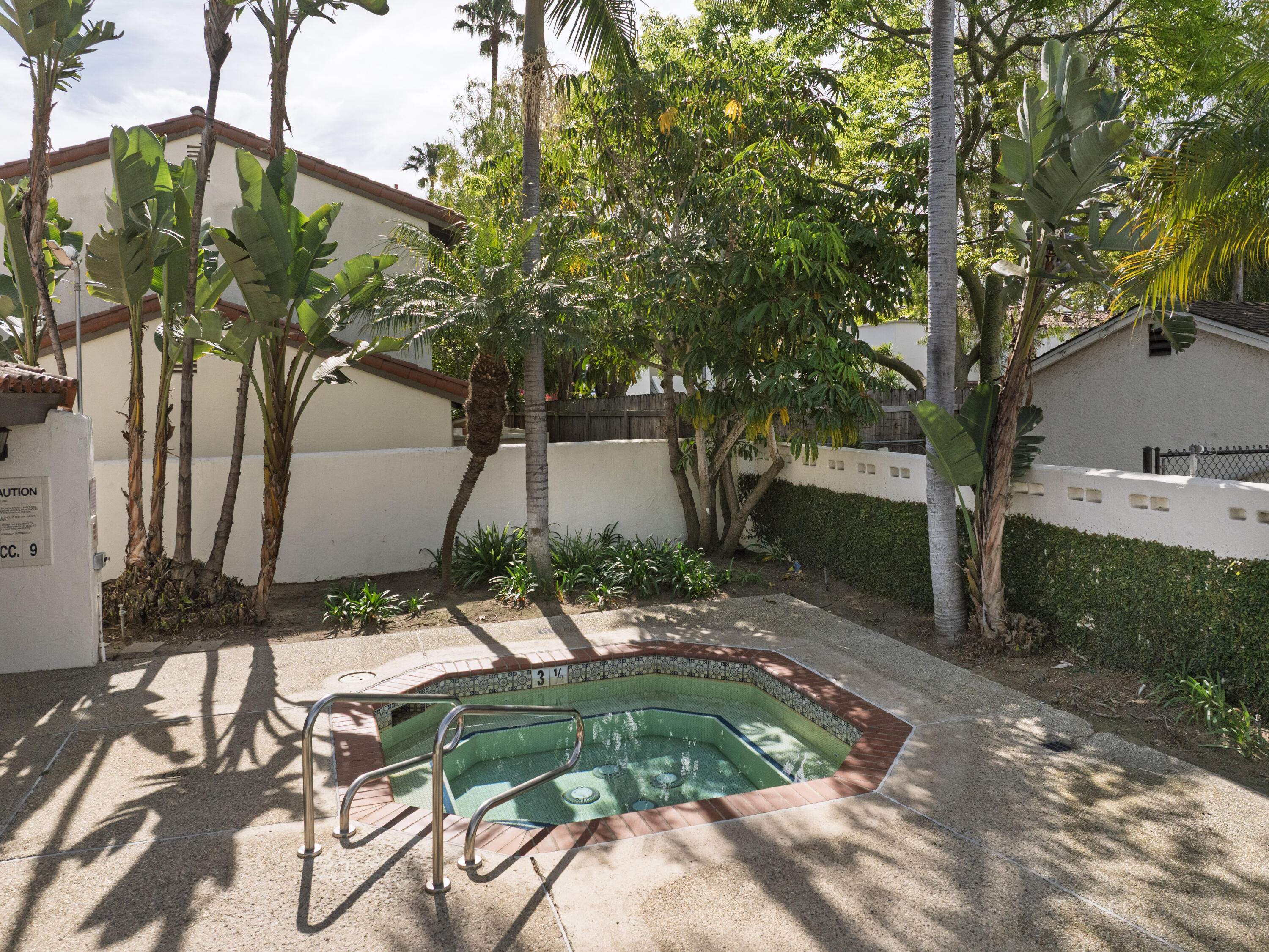 125 Bath Street Apt B2