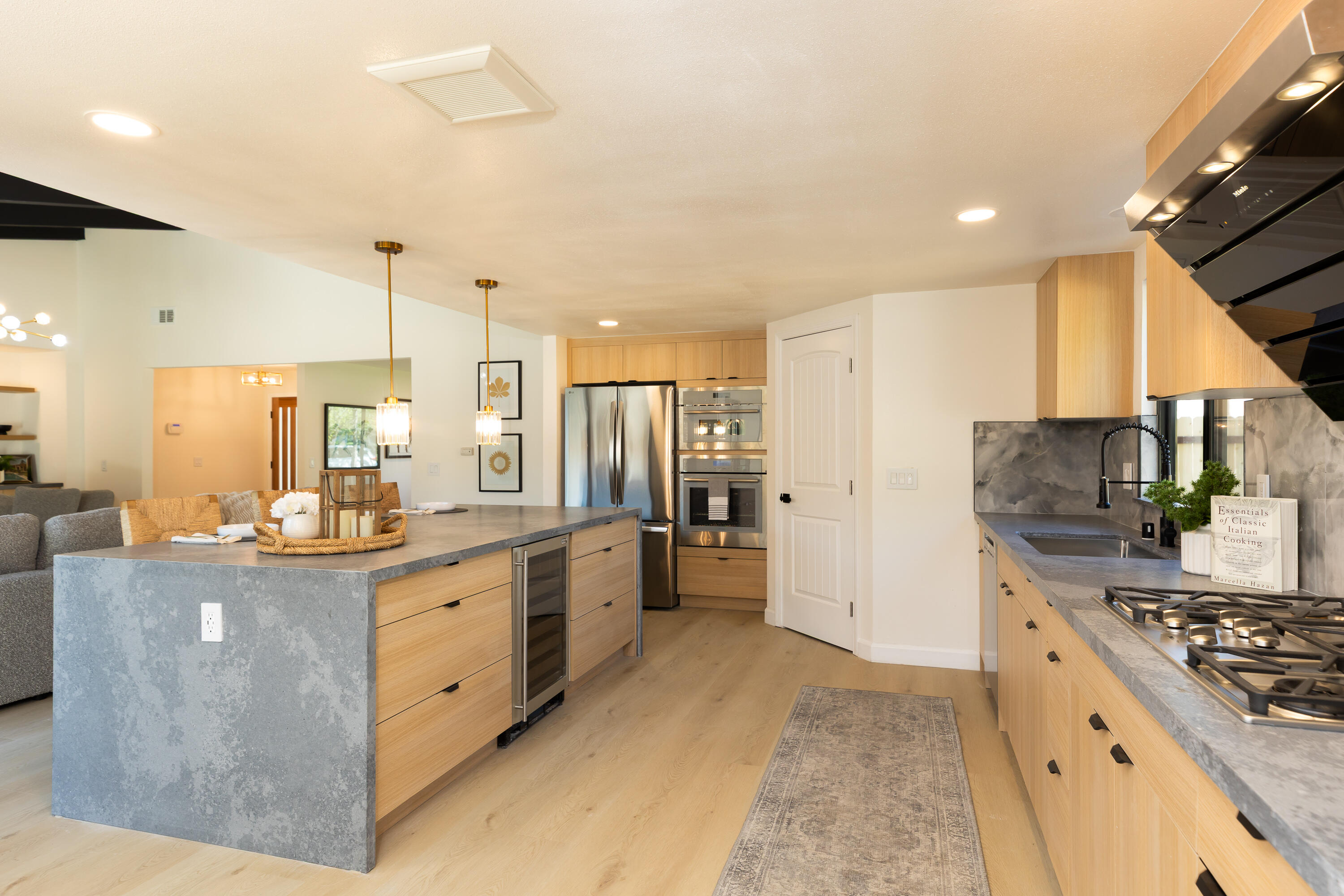 2197 Creekside Drive