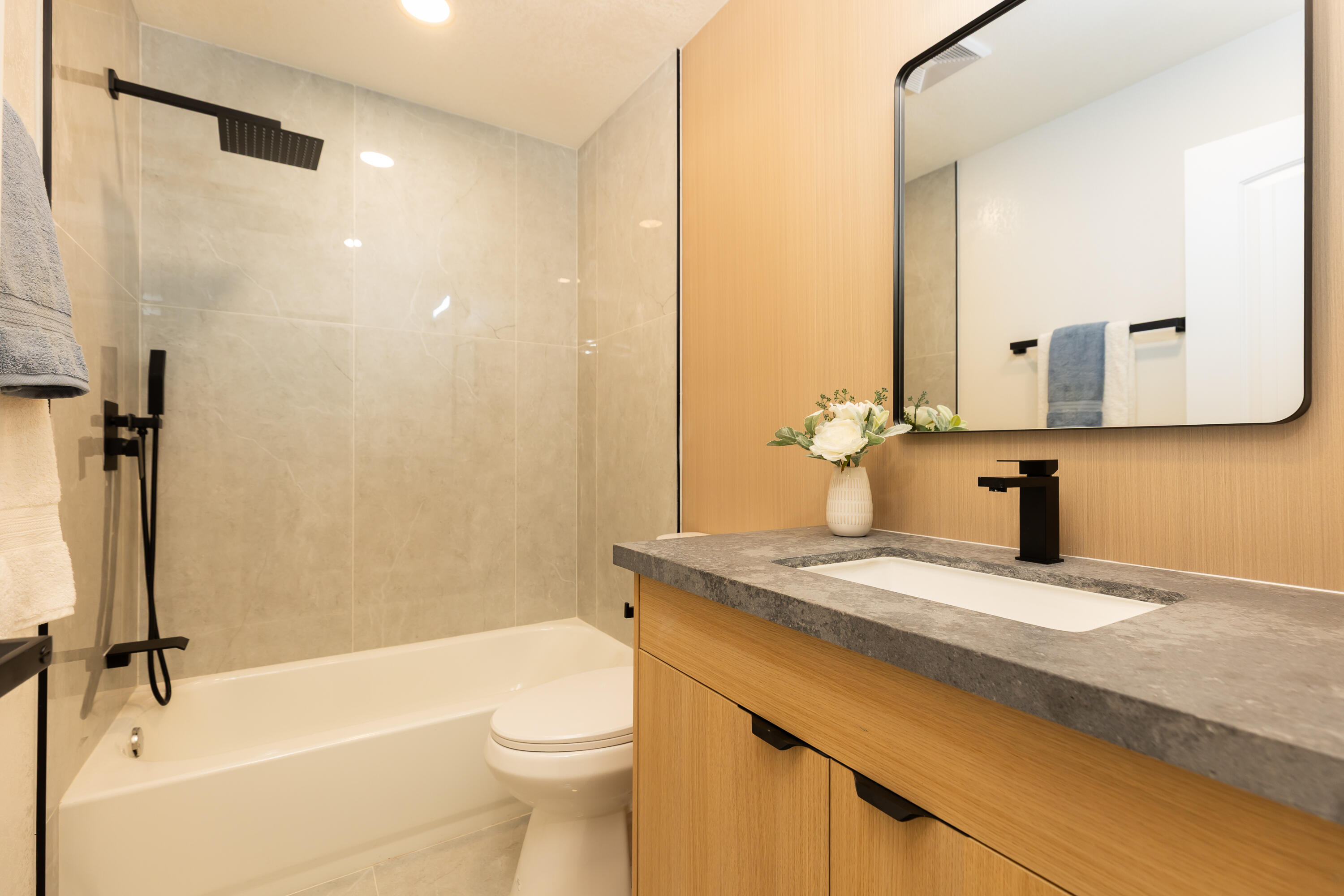 2197 Creekside Drive