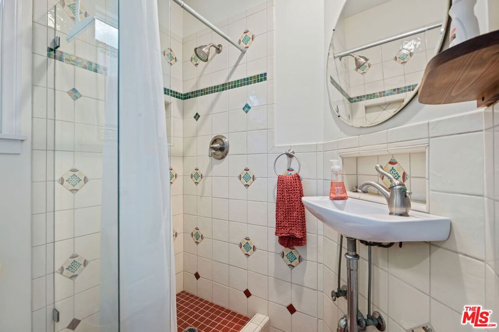 110 S Salinas Street D