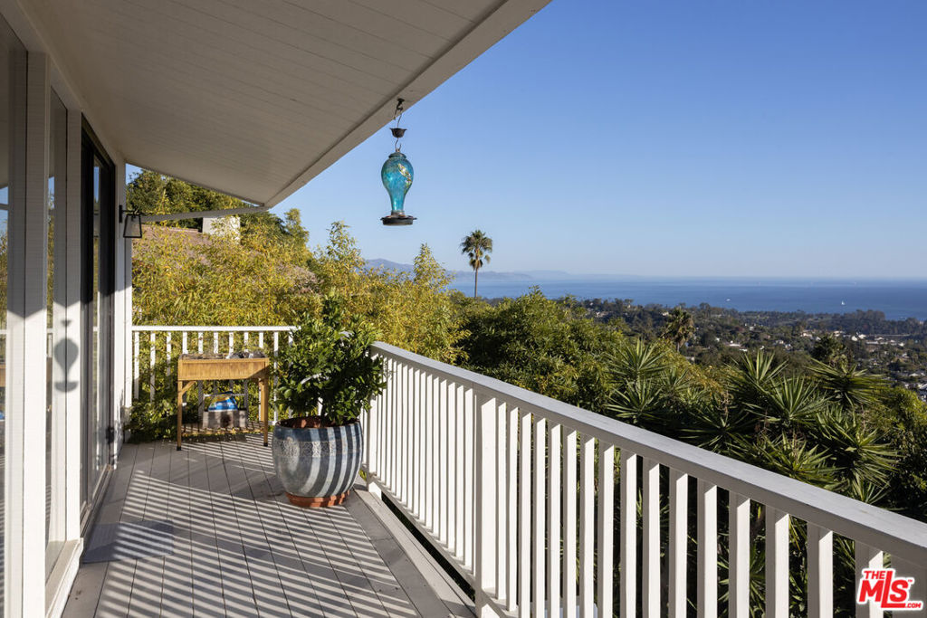 624 Las Alturas Road
