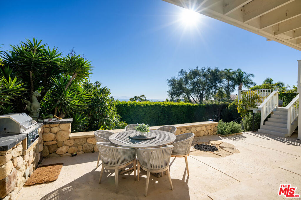 624 Las Alturas Road