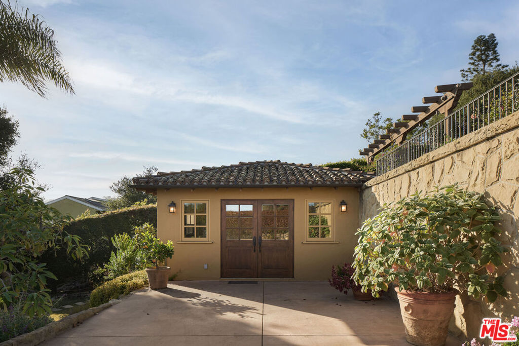 1615 Overlook Lane