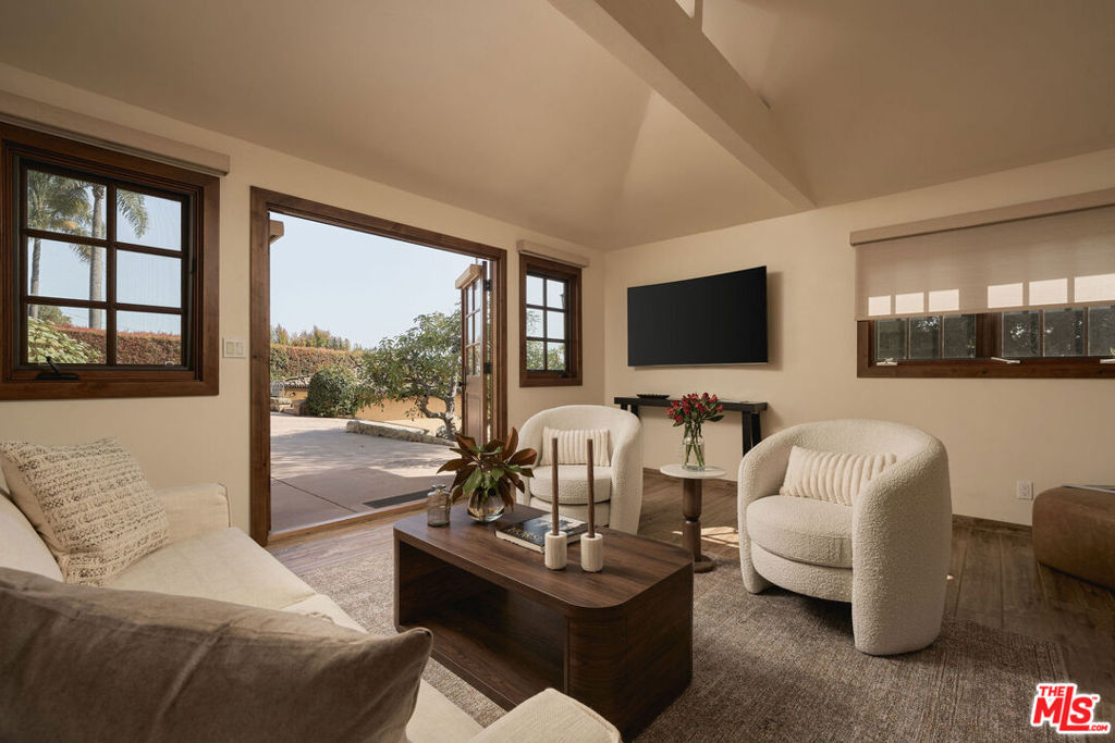 1615 Overlook Lane