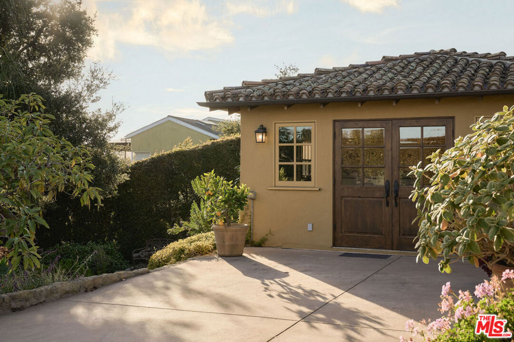 1615 Overlook Lane