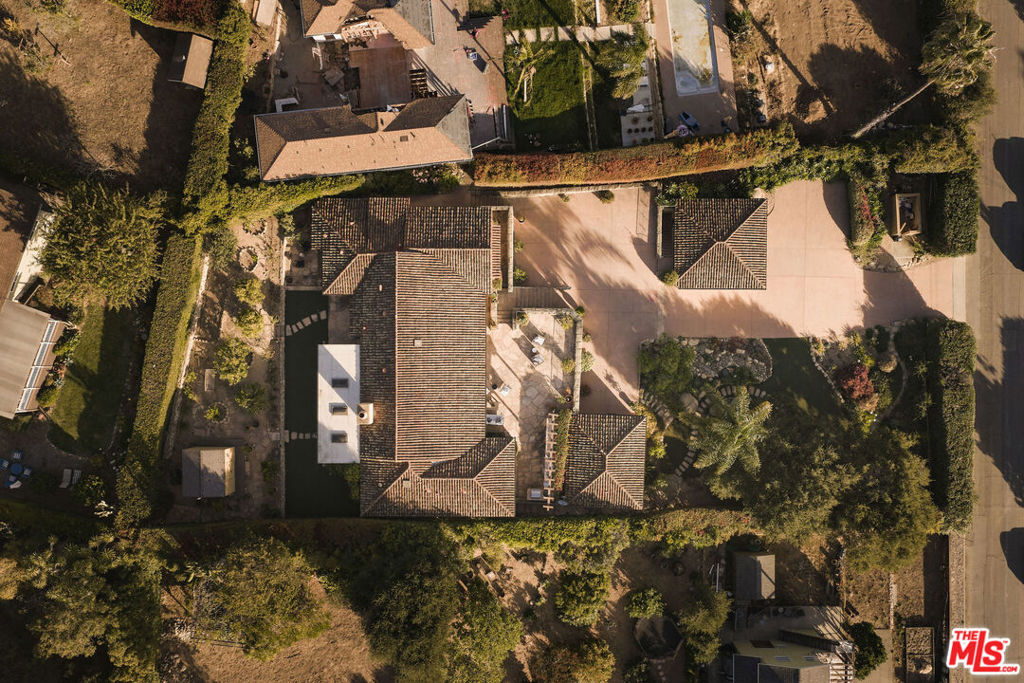 1615 Overlook Lane