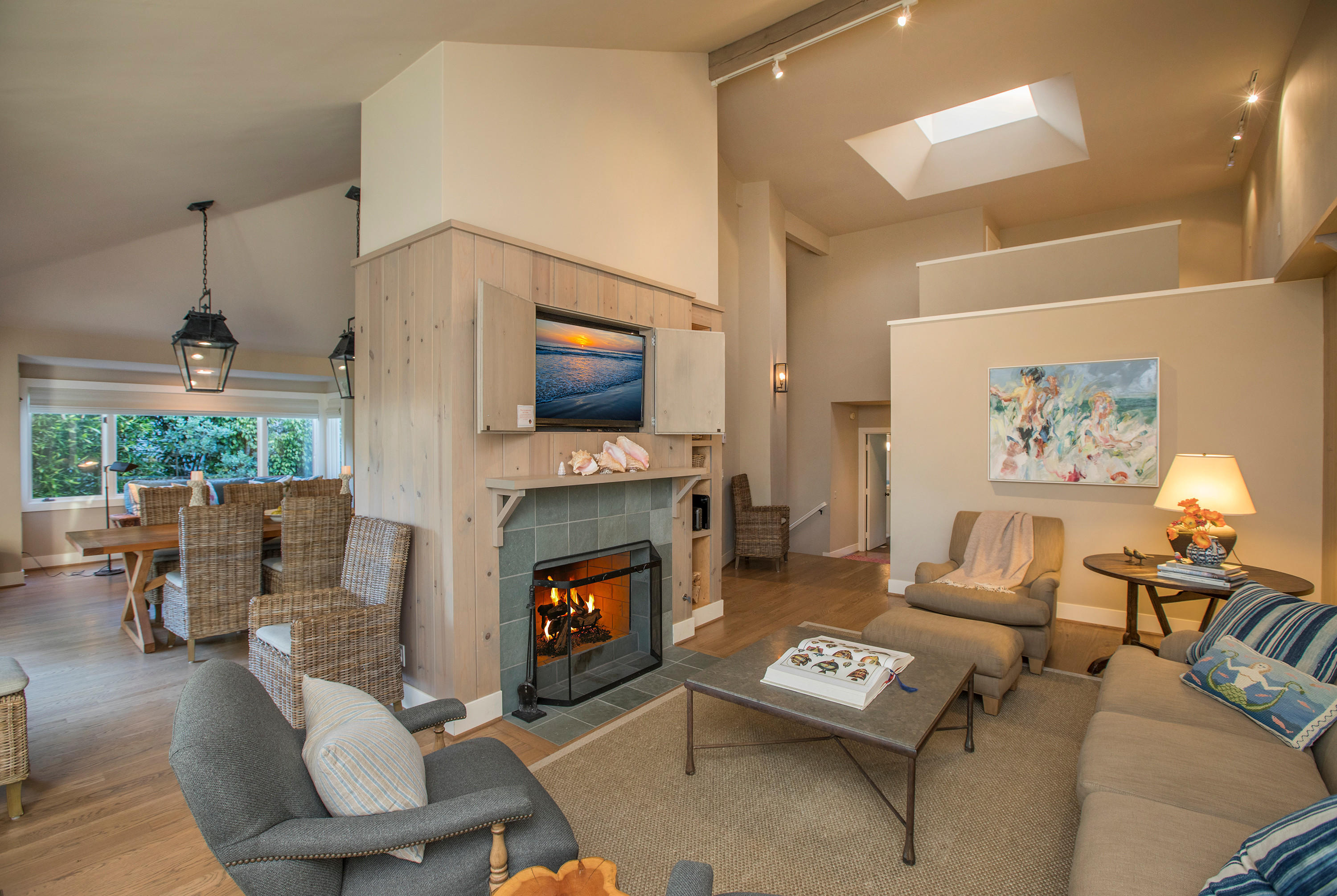 2 Rincon Point Ln
