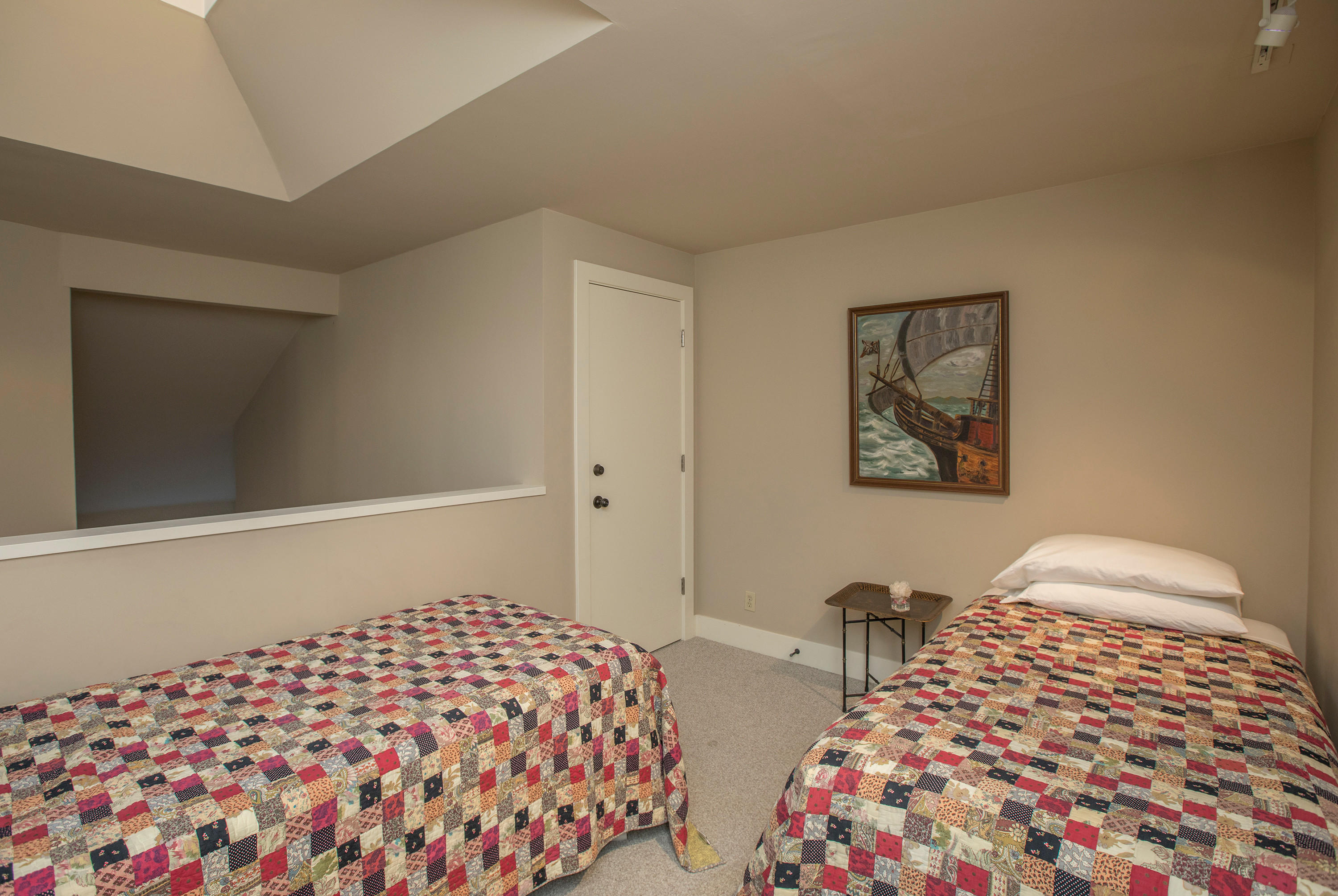 2 Rincon Point Ln