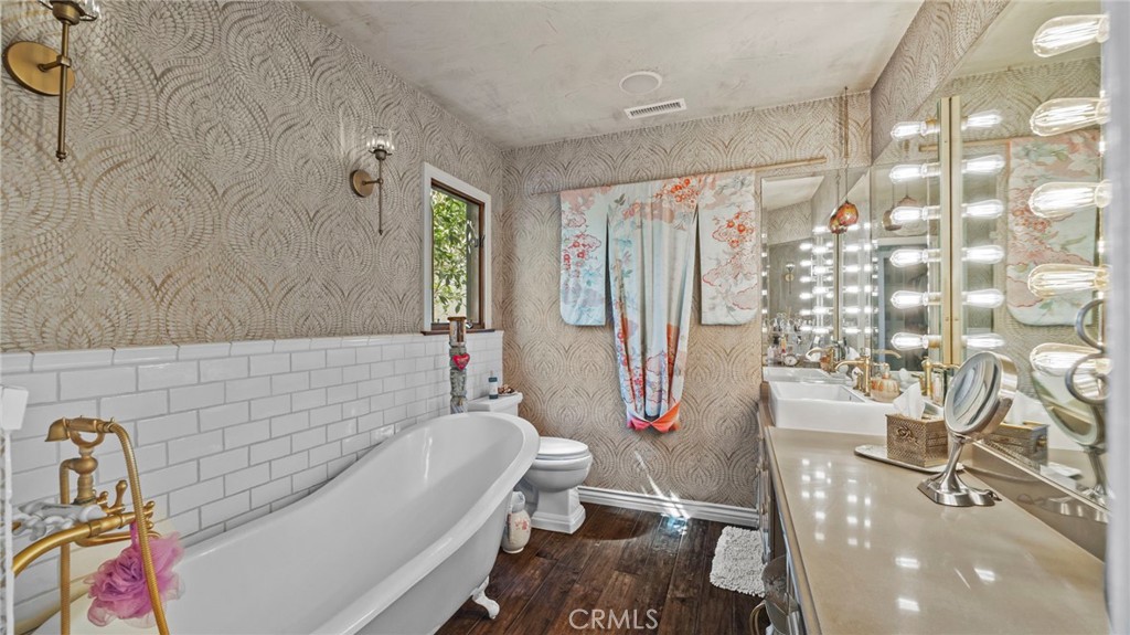 5618 Calle de Arboles