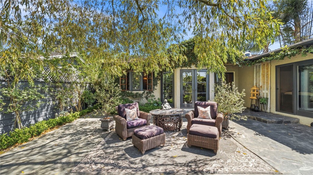 5618 Calle de Arboles