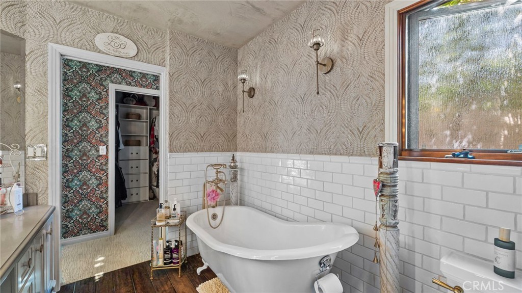 5618 Calle de Arboles