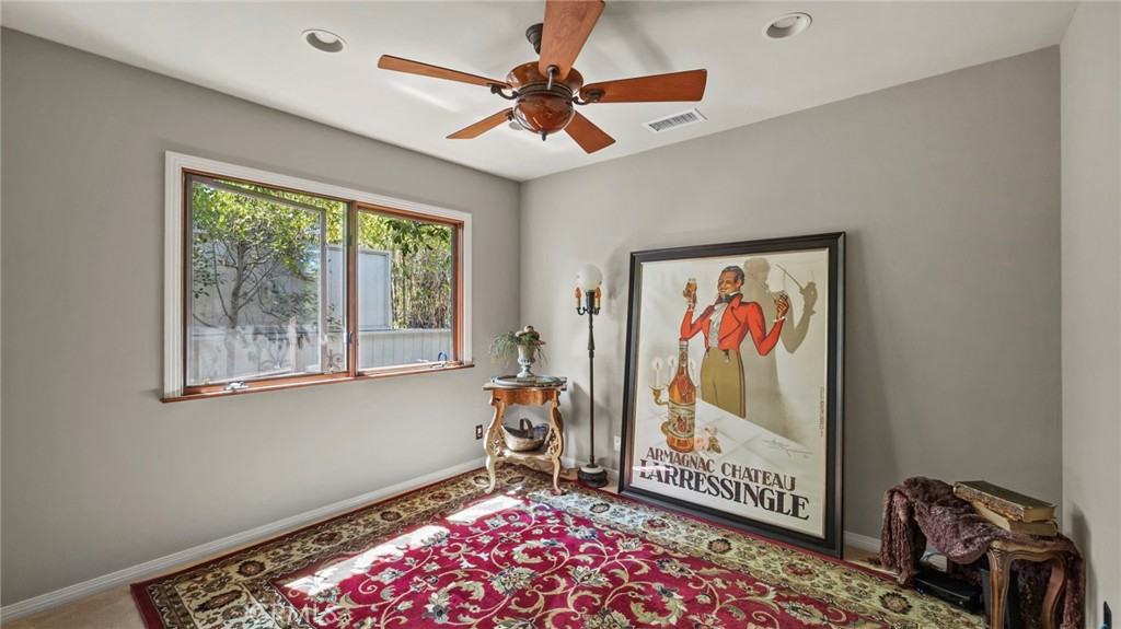 5618 Calle de Arboles