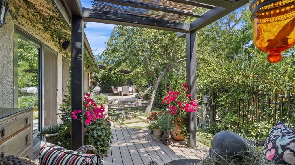 5618 Calle de Arboles