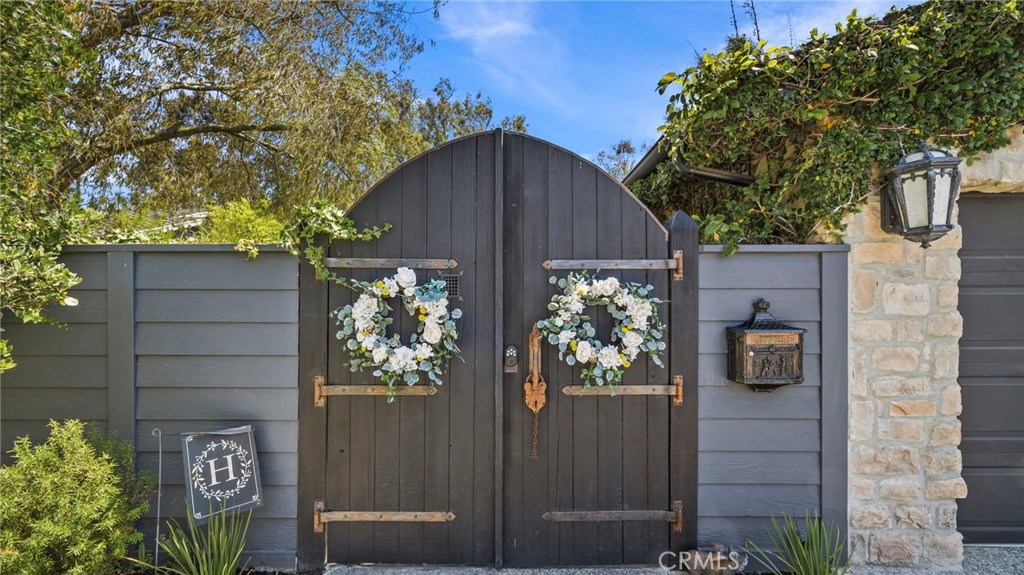 5618 Calle de Arboles