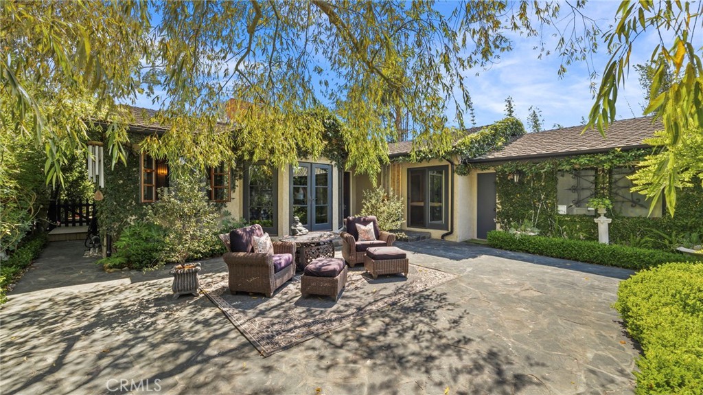 5618 Calle de Arboles