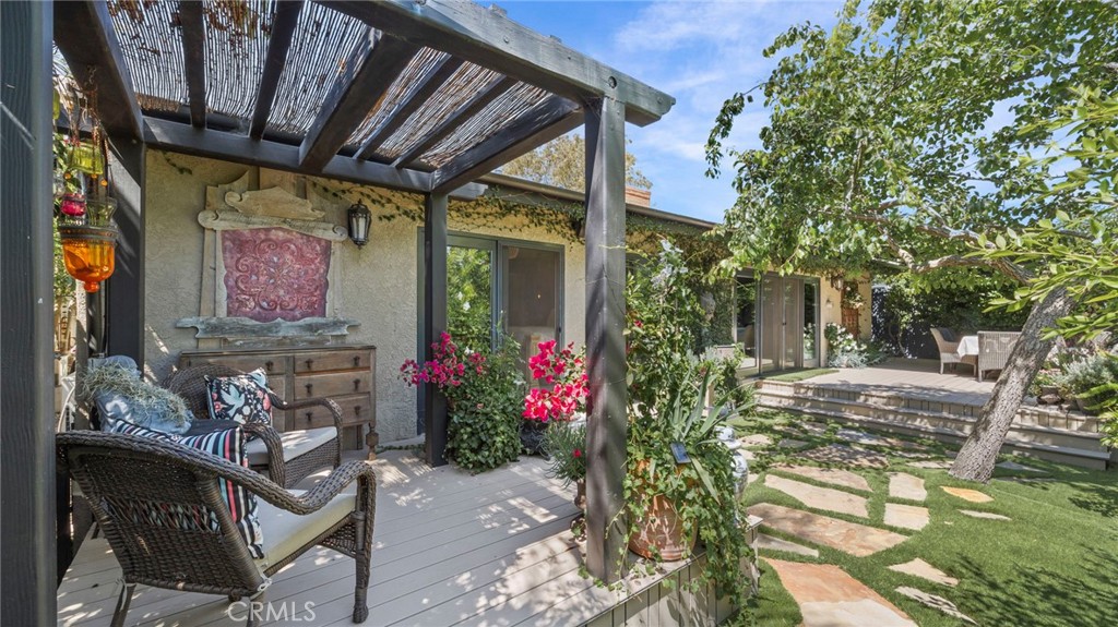 5618 Calle de Arboles