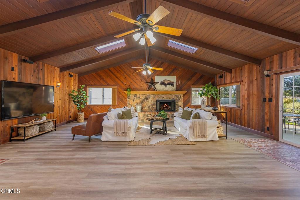 1186 Alviria Drive
