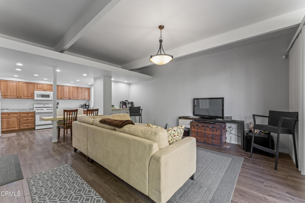 796 S Saticoy Avenue