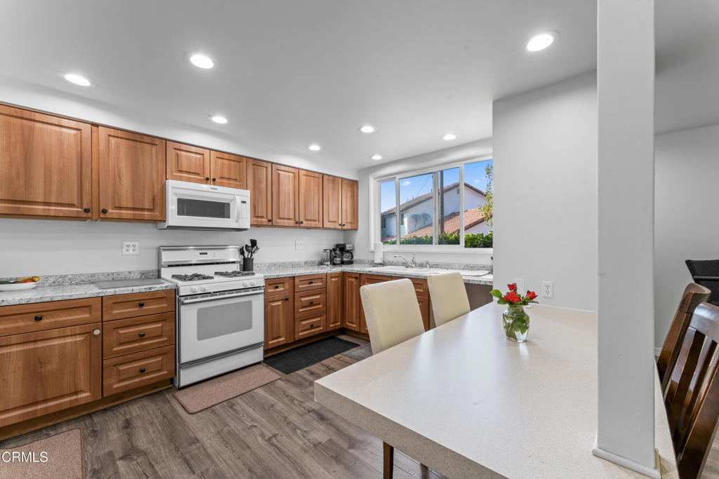 796 S Saticoy Avenue