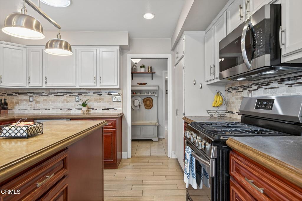 9466 Santa Maria Street