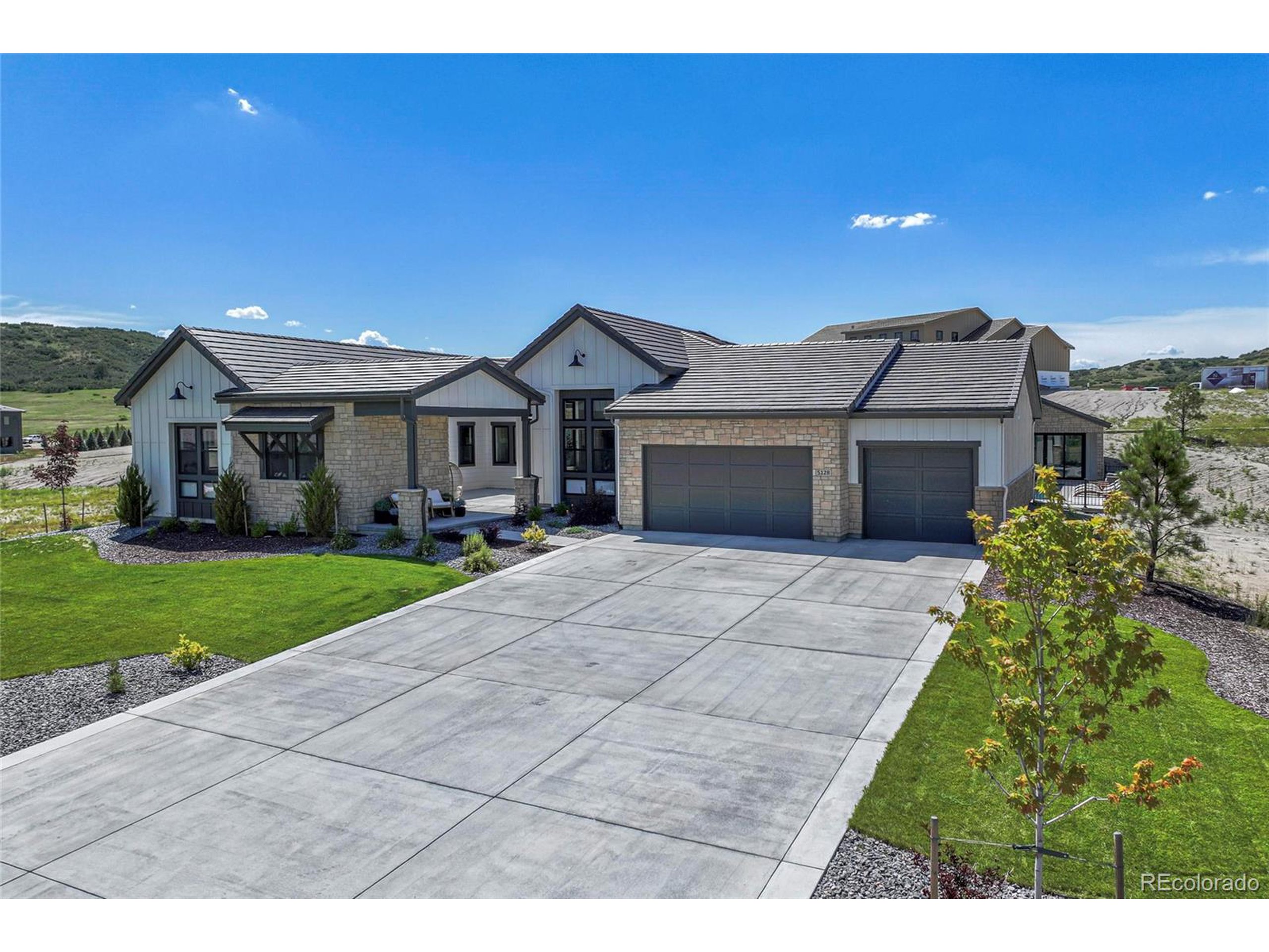 5128 Soledad Cir