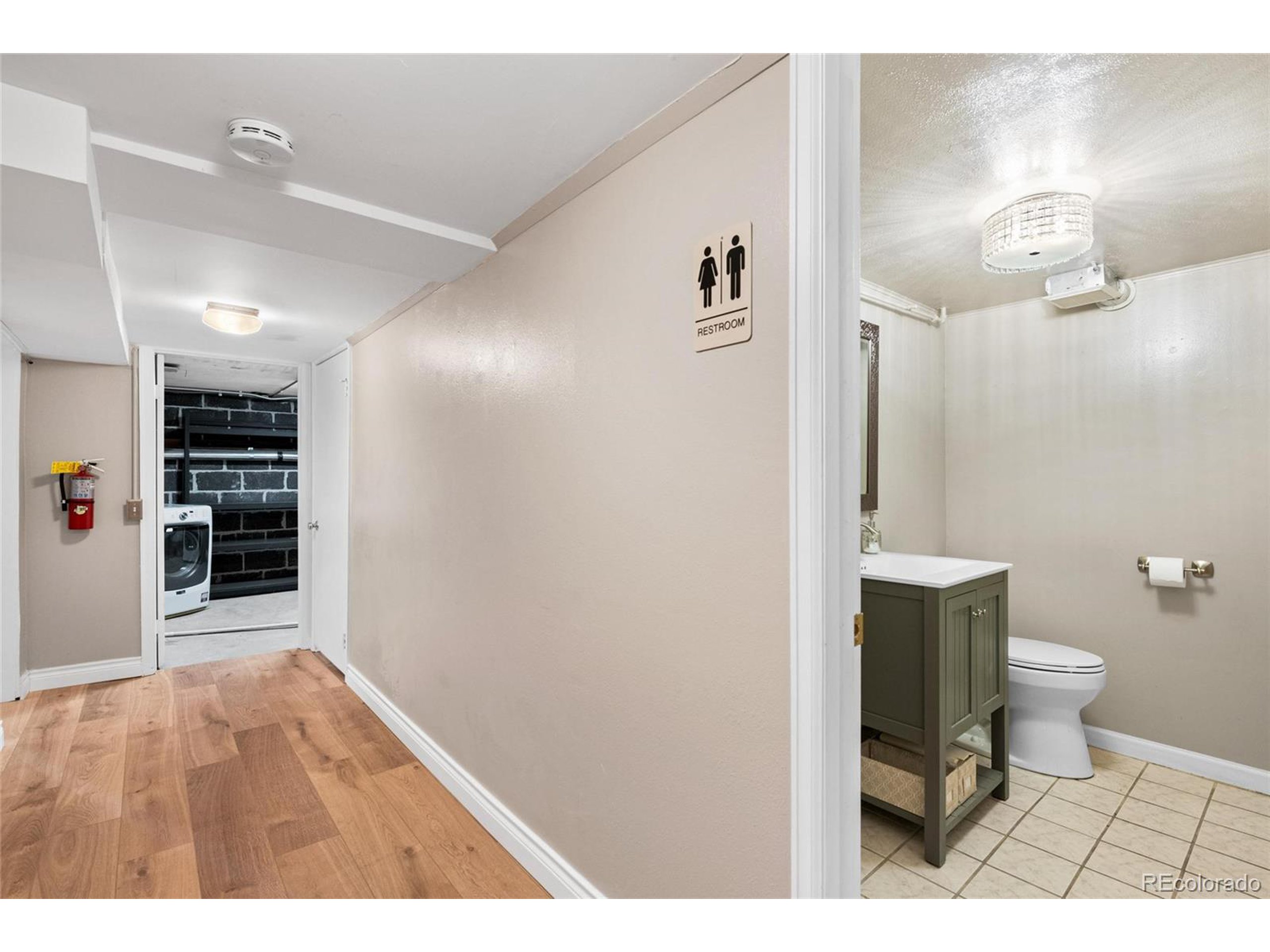 2606 W Alamo Ave