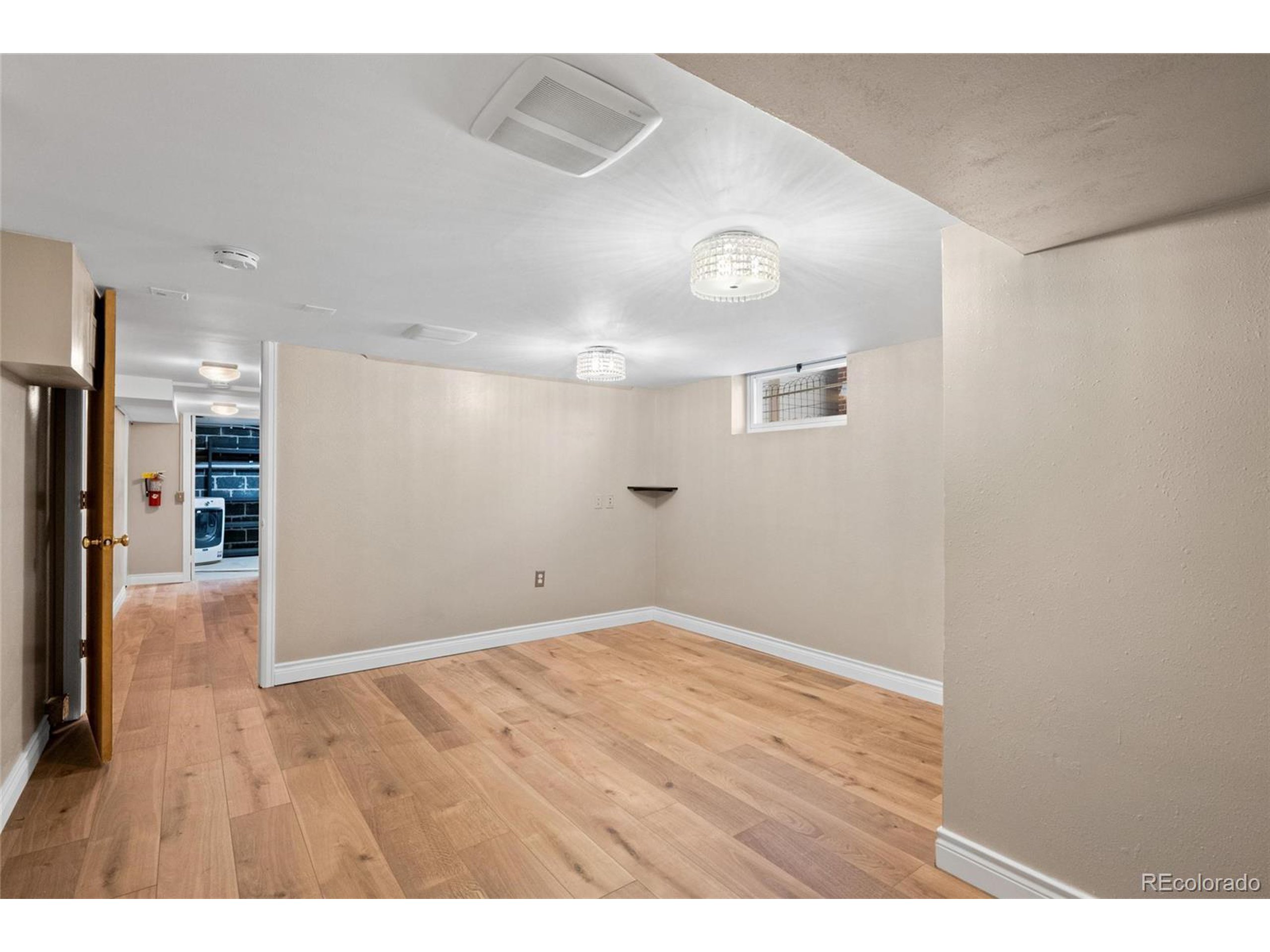 2606 W Alamo Ave