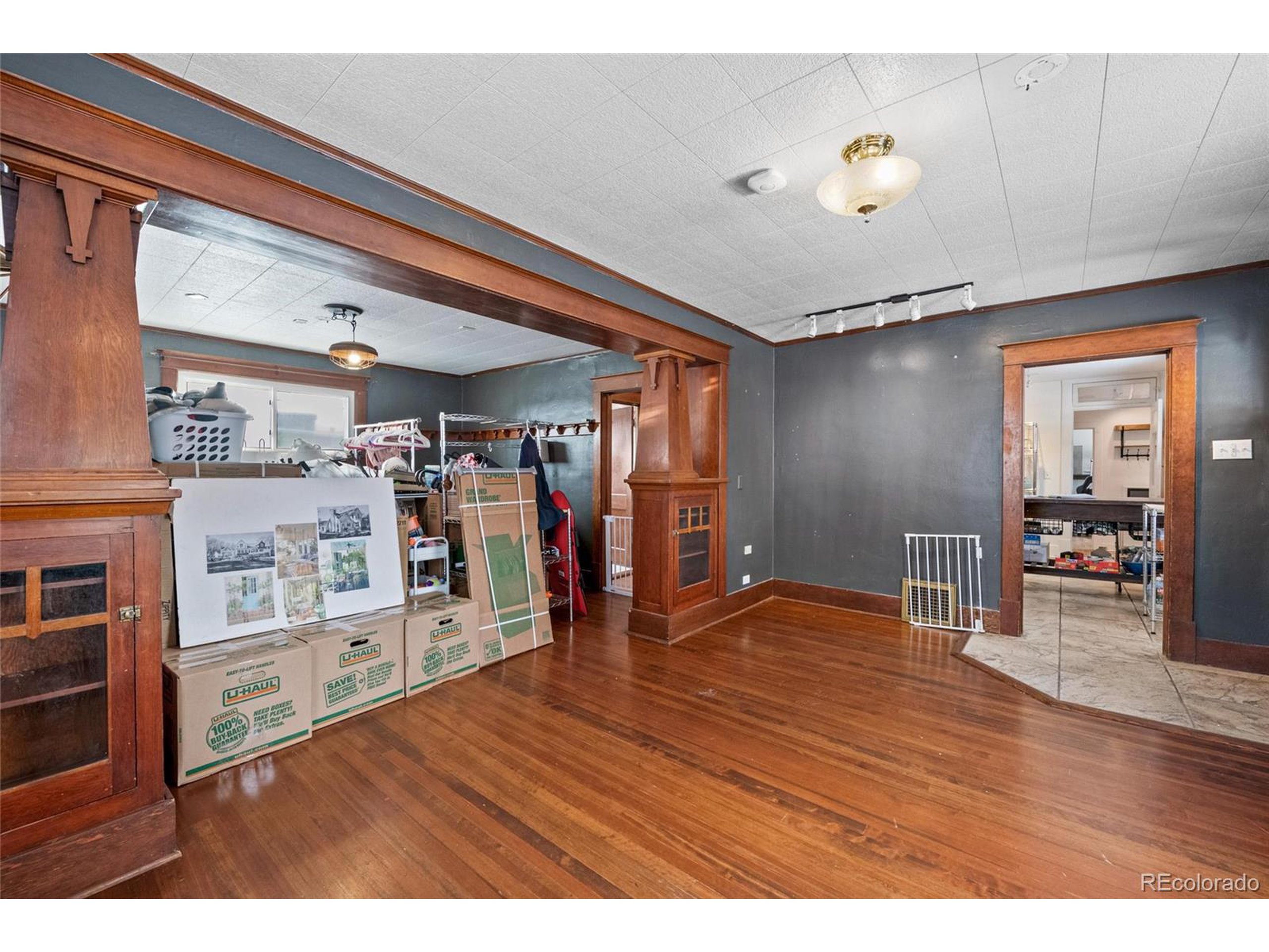 2606 W Alamo Ave