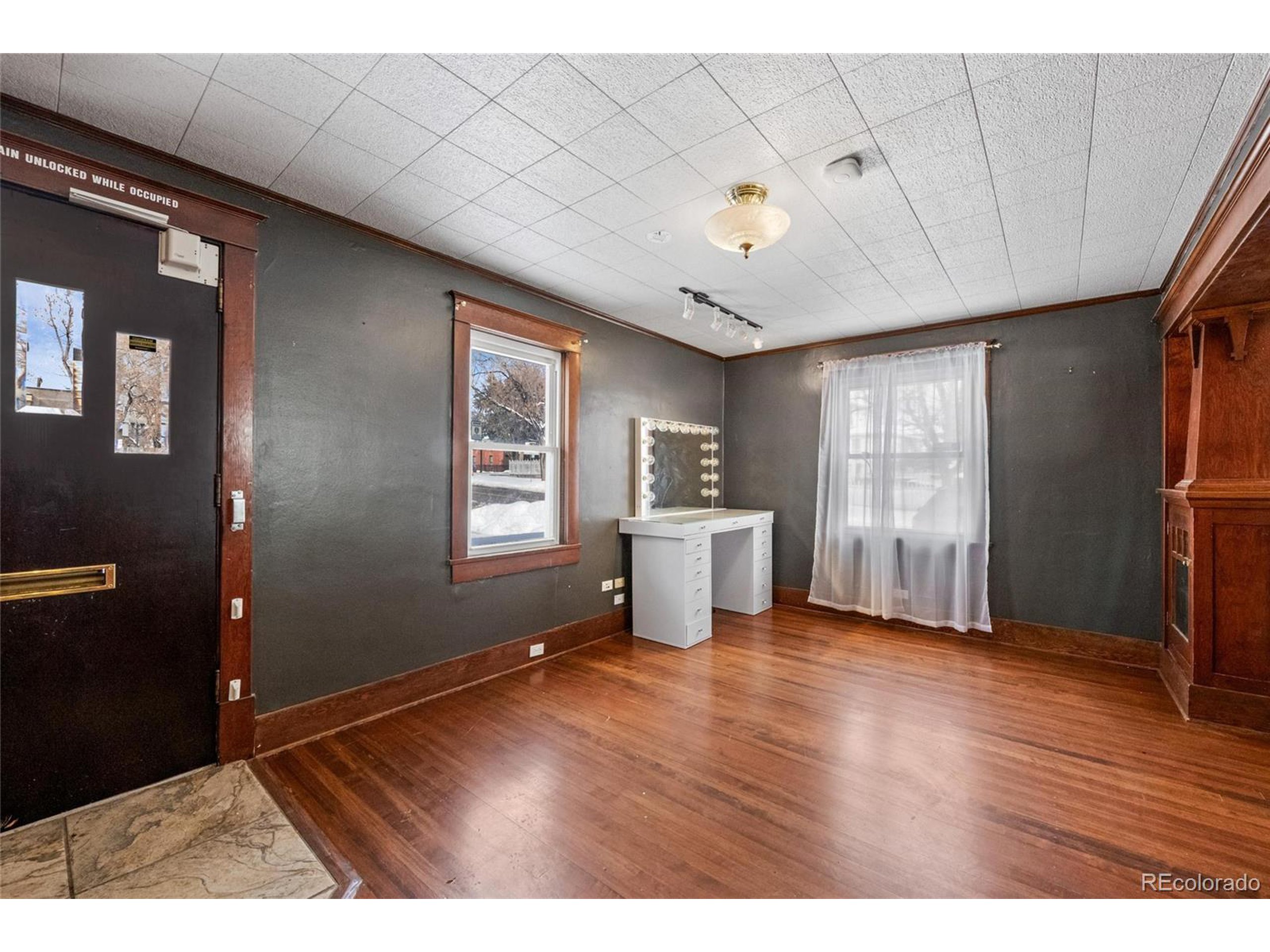 2606 W Alamo Ave