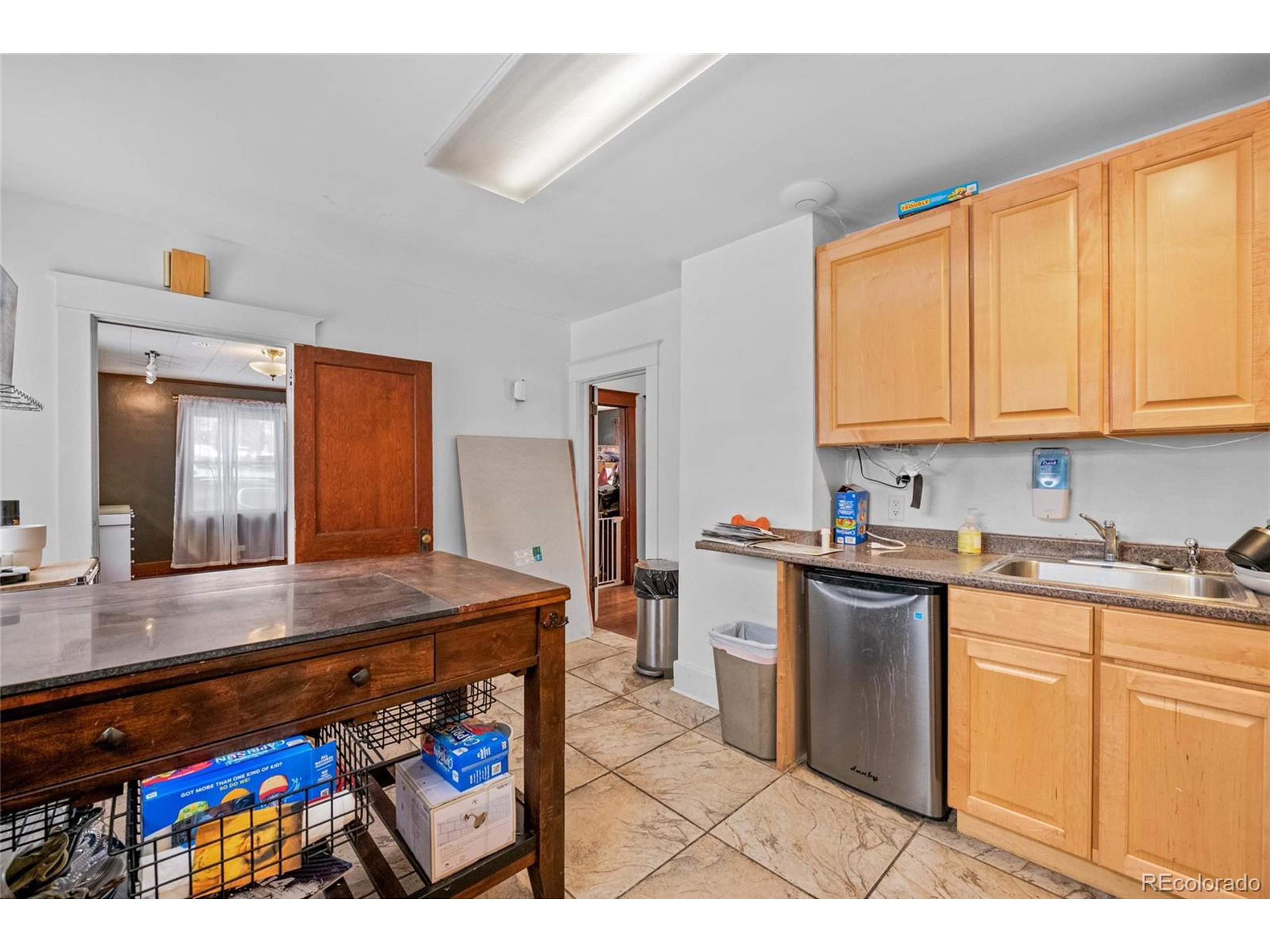 2606 W Alamo Ave