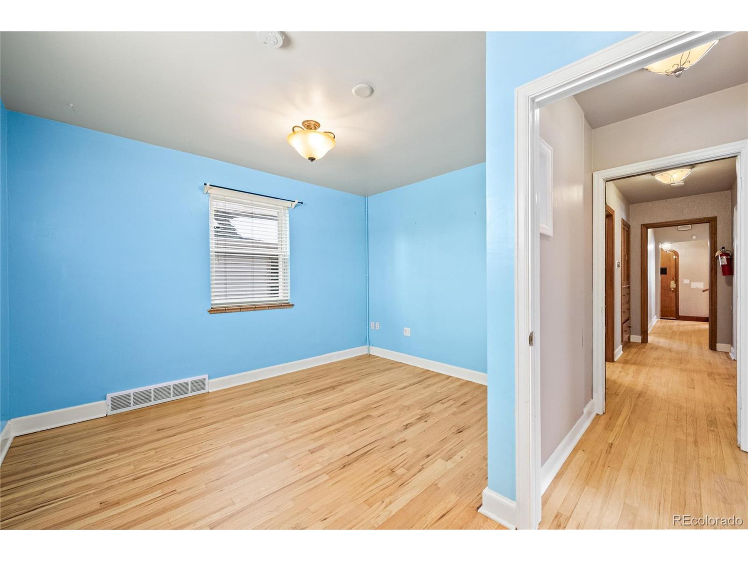 2606 W Alamo Ave