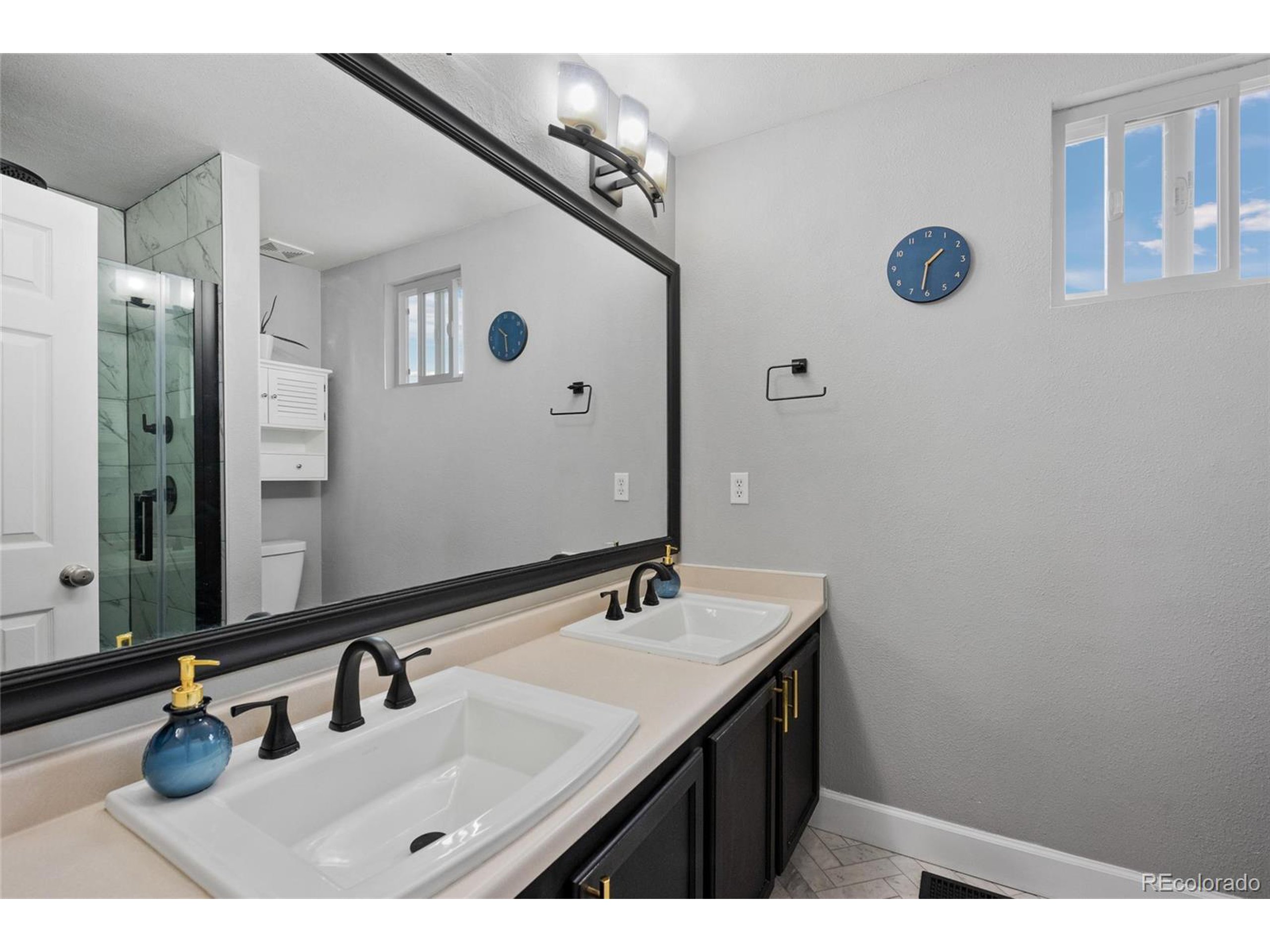 9836 Castle Ridge Cir