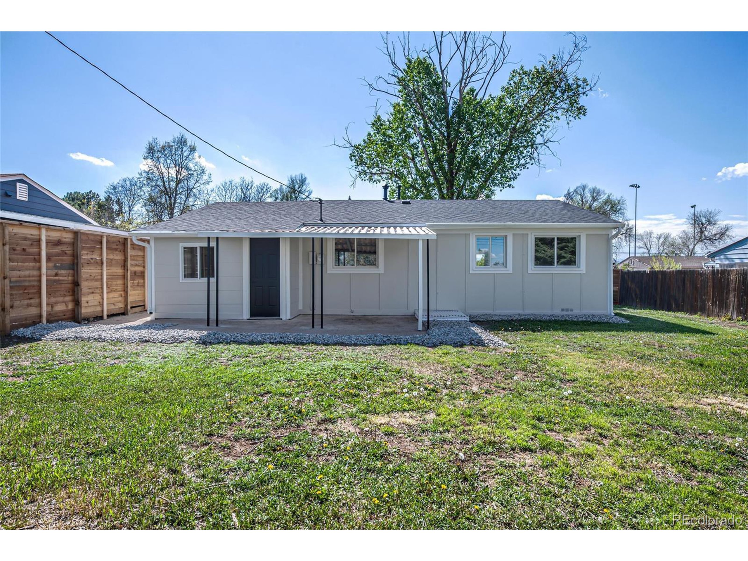 3940 S Hazel Ct
