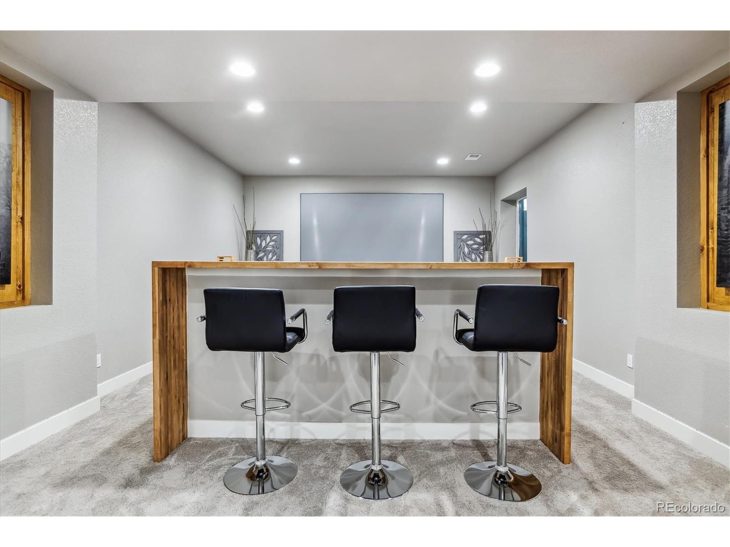 25537 E Alder Dr