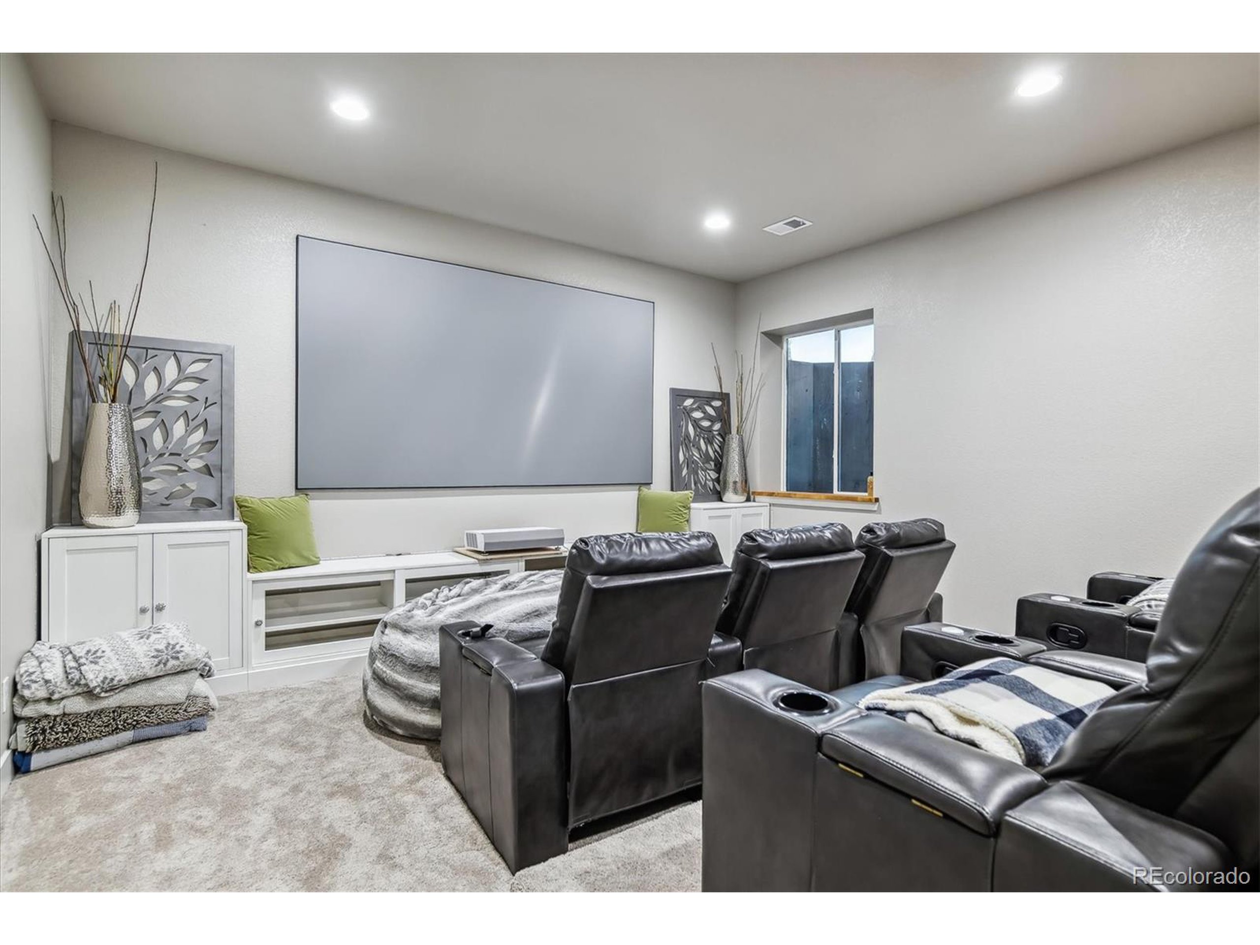 25537 E Alder Dr
