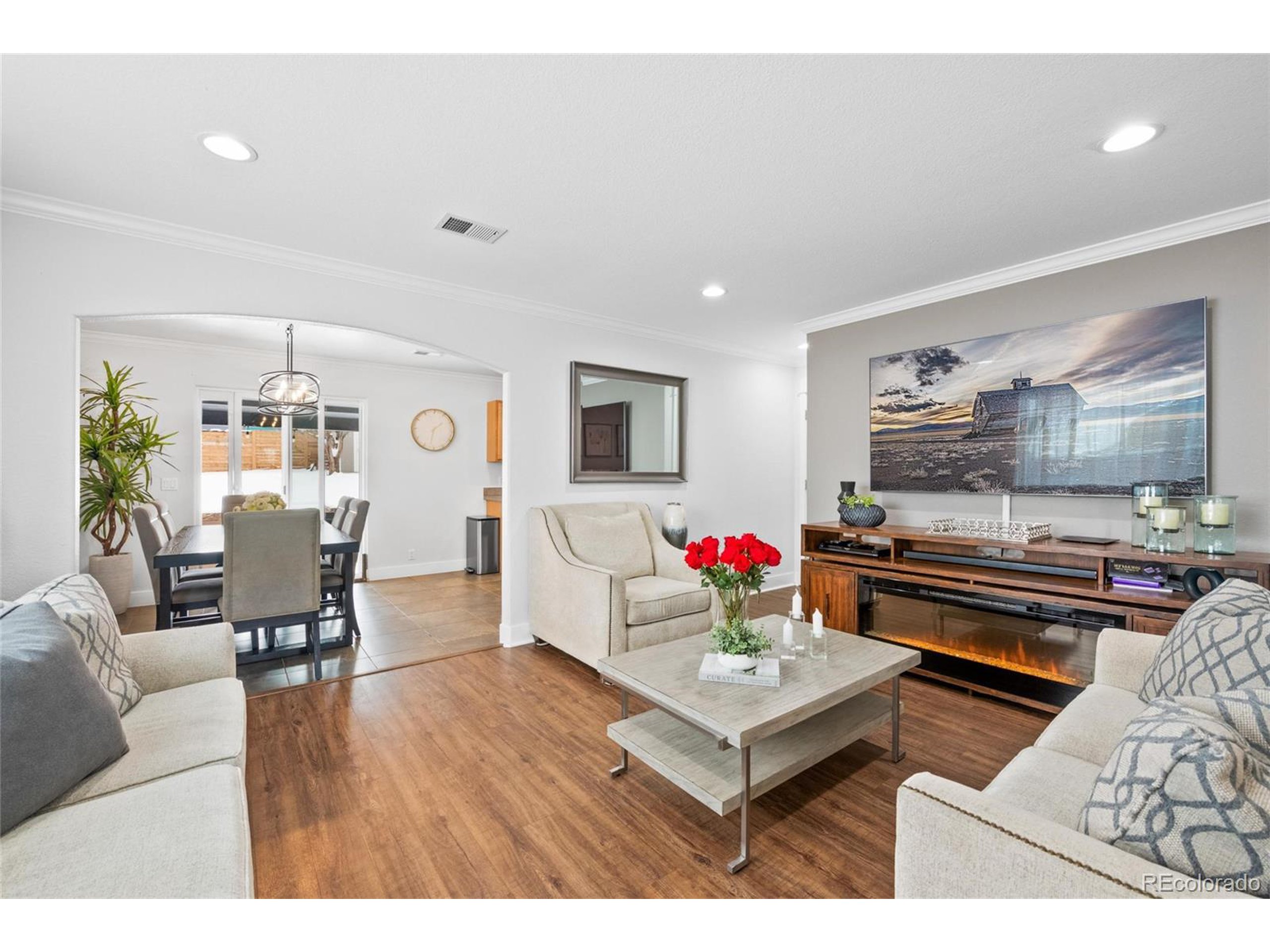 2184 W Warren Ave