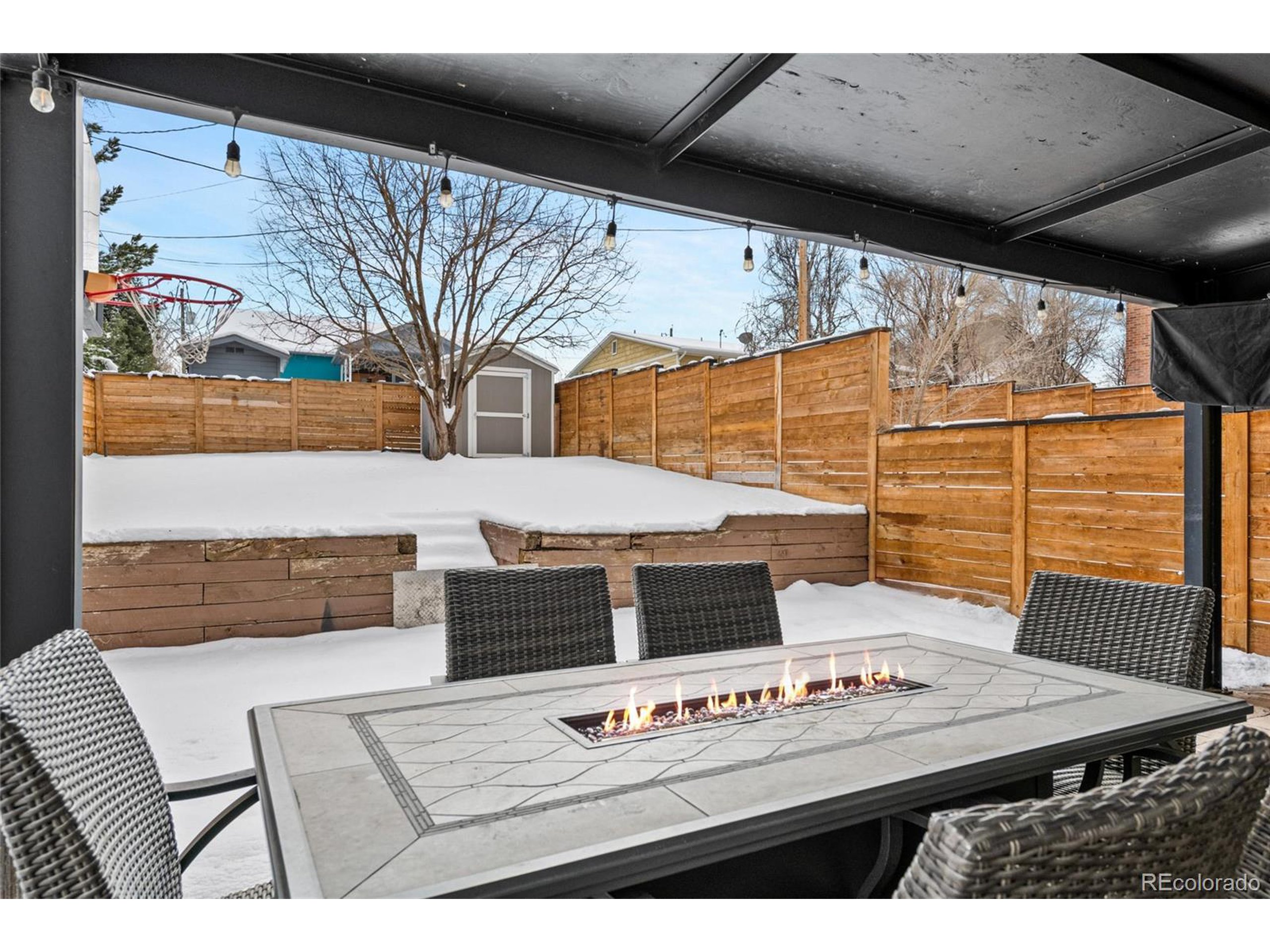 2184 W Warren Ave