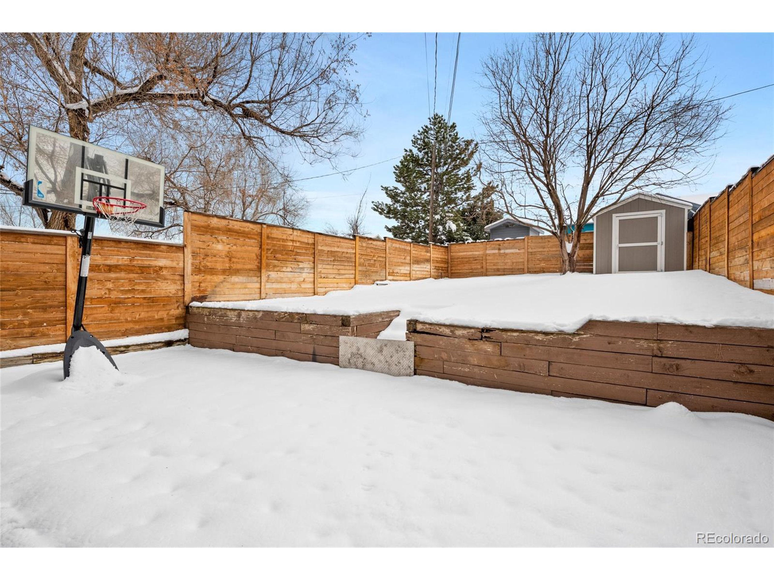 2184 W Warren Ave