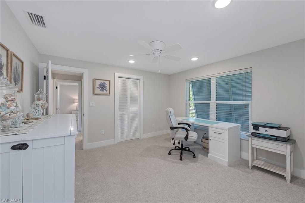 1370 Bayport AVE