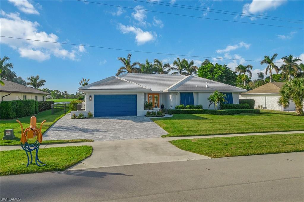 1370 Bayport AVE