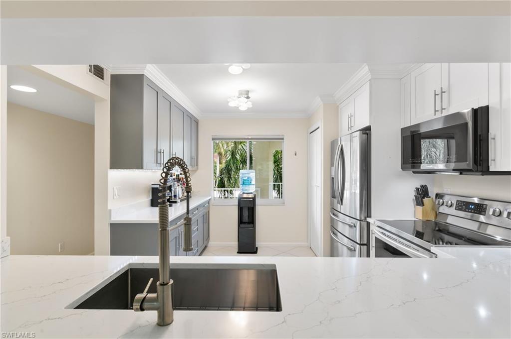 3685 AMBERLY CIR # D203