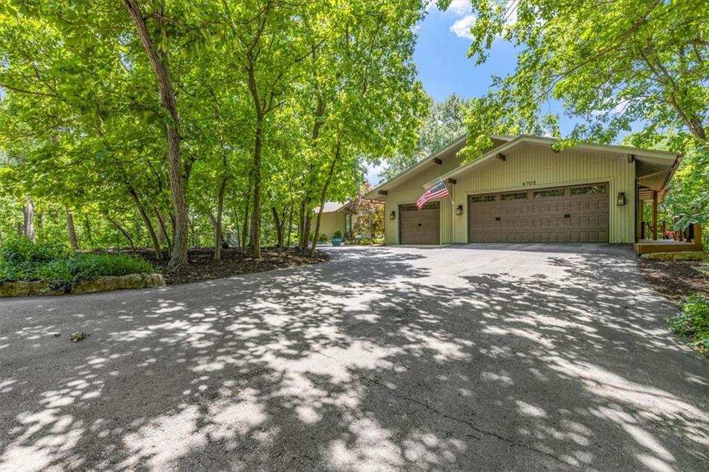 4705 Black Swan Drive