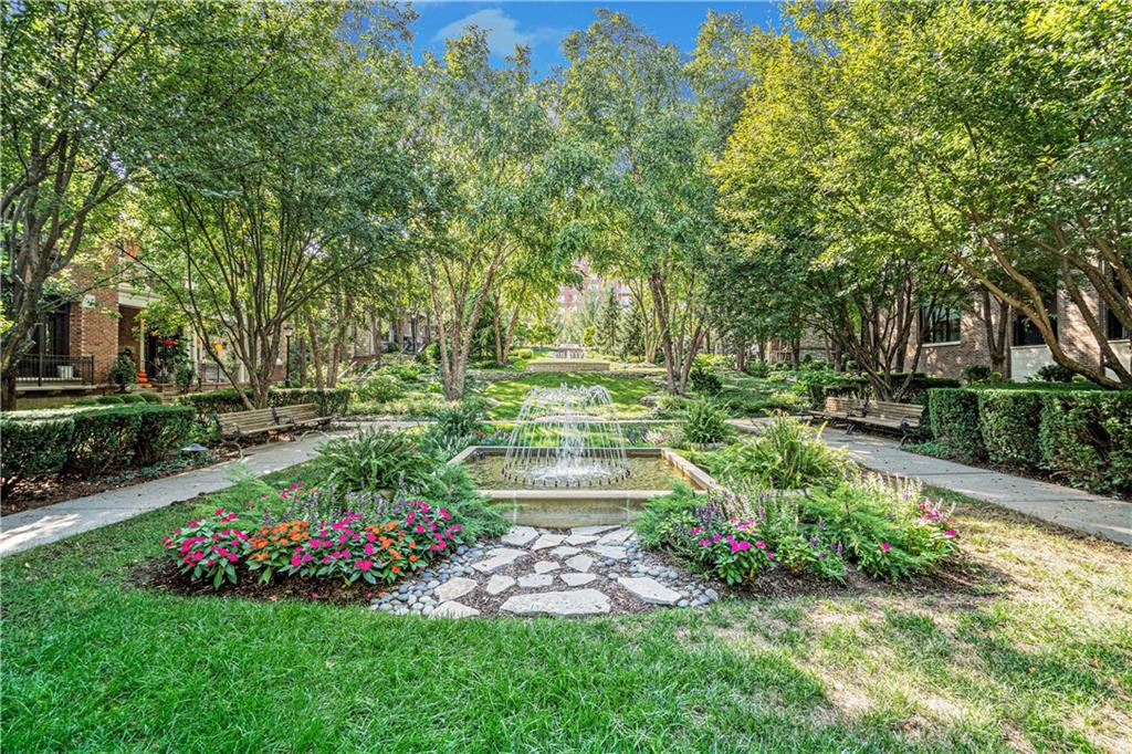 4937 Wyandotte Street Unit: 200