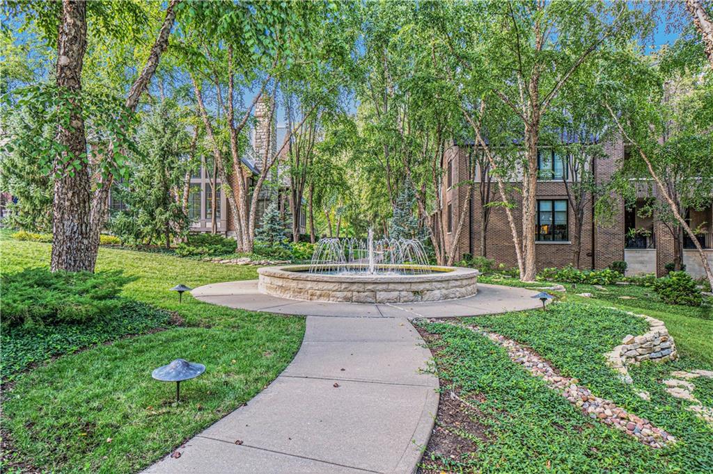 4937 Wyandotte Street Unit: 200