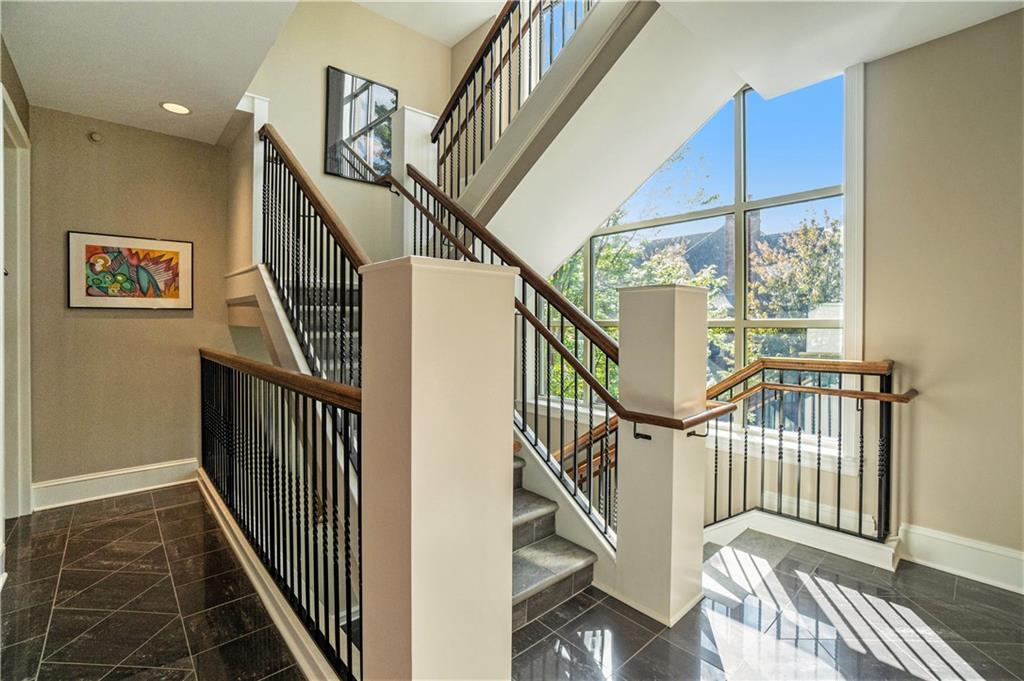 4937 Wyandotte Street Unit: 200