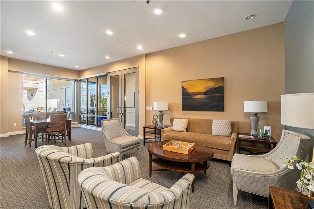 4937 Wyandotte Street Unit: 200