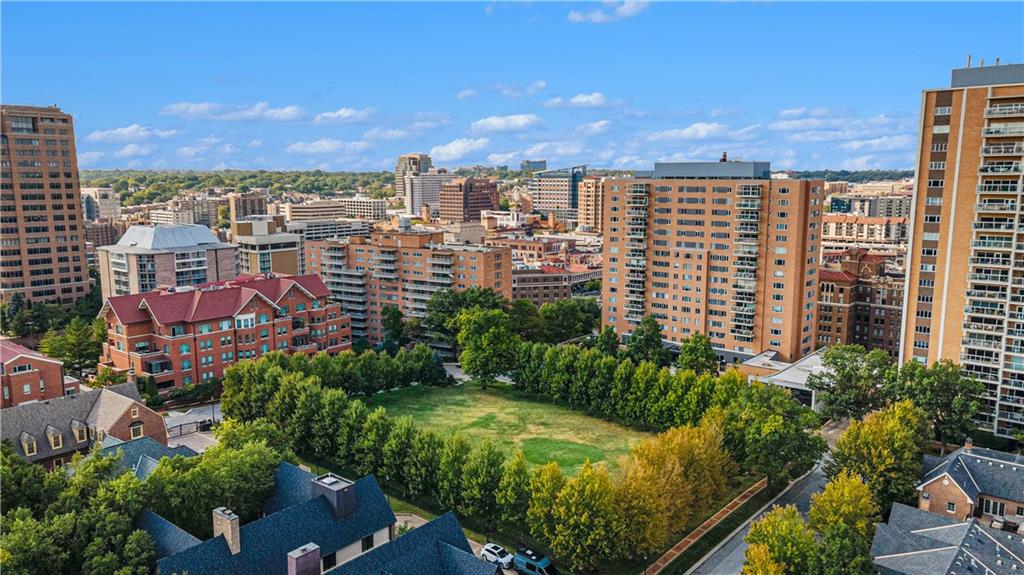 4937 Wyandotte Street Unit: 200